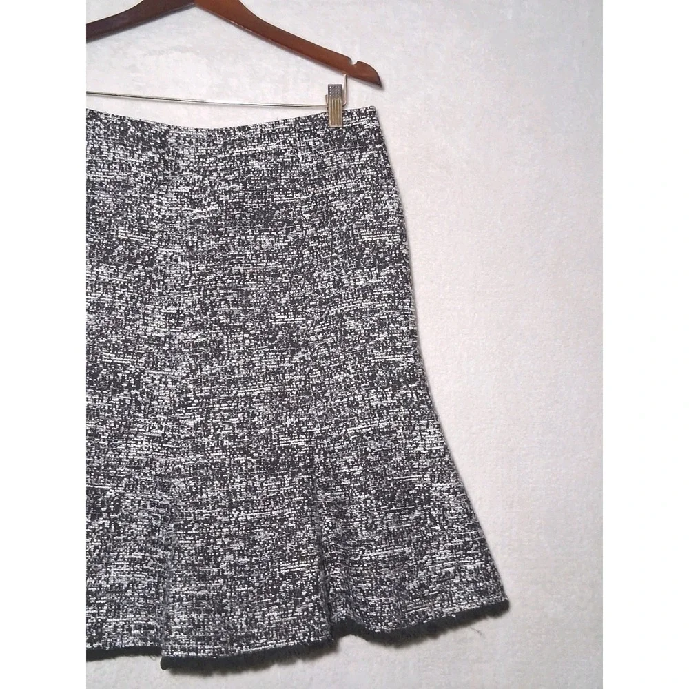 Karl Lagerfeld Paris Tweed Mermaid Eyelash Hem Boucle  Skirt Black White Size 12